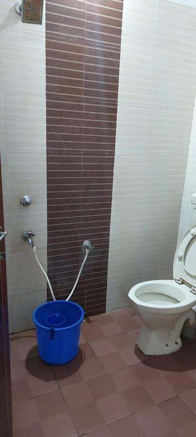 Guruvayur Adithya Bagian luar foto